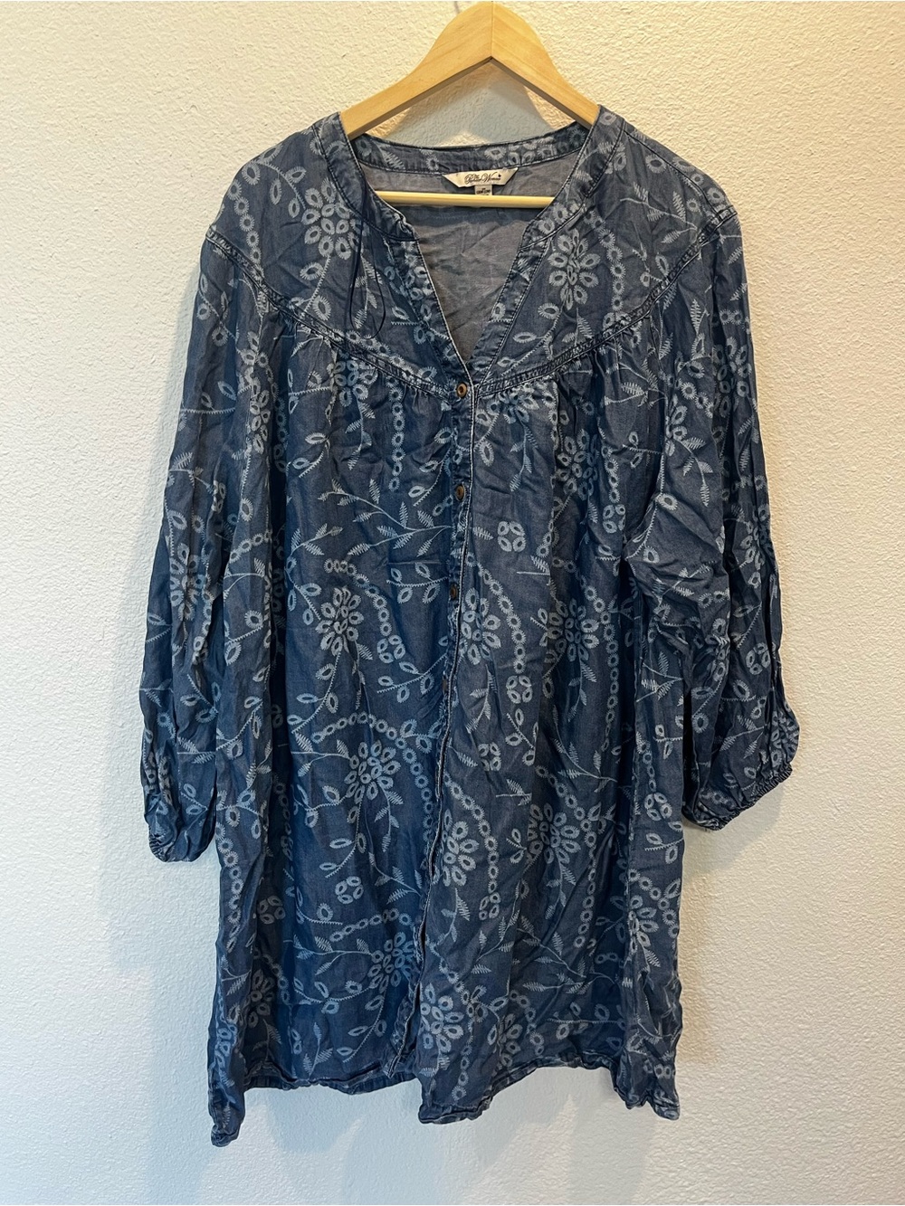 The Pioneer Woman Light Blue Floral Button-Front Blouse